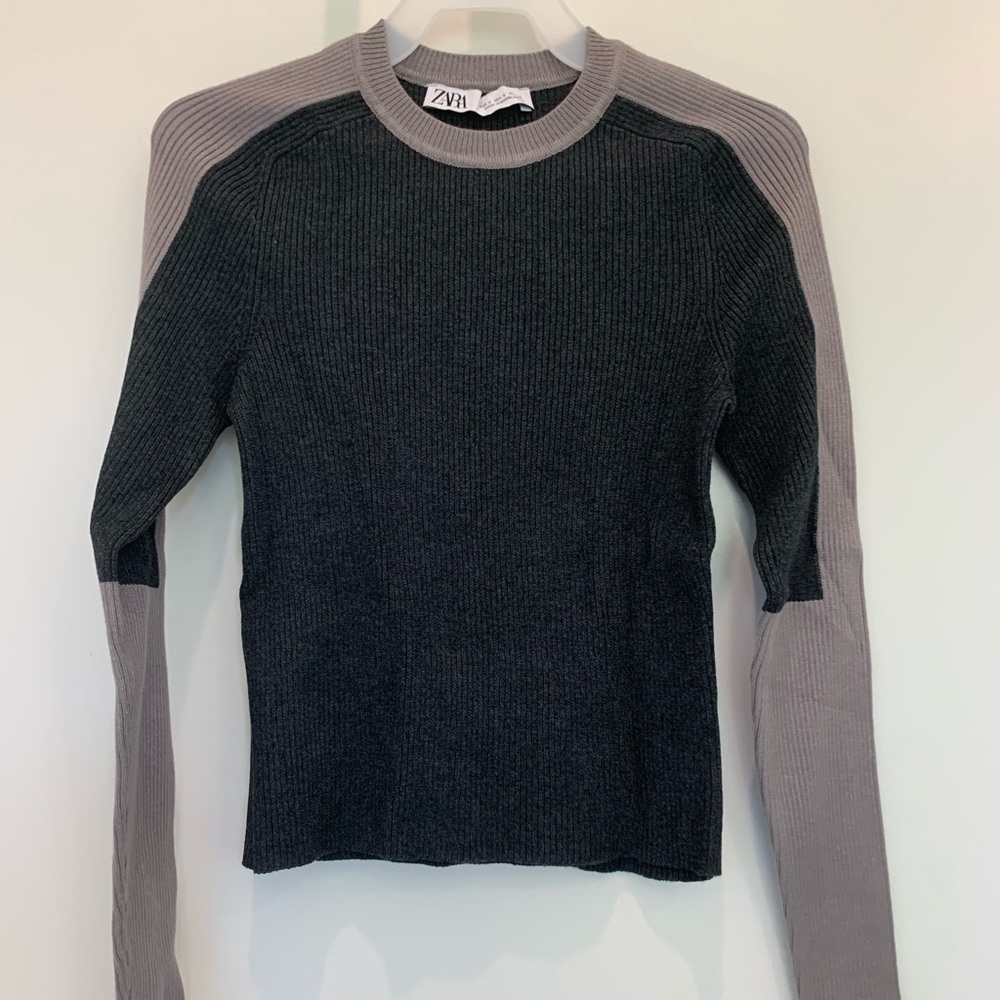 ZARA gray color-block knit top size S perfect condition never worn